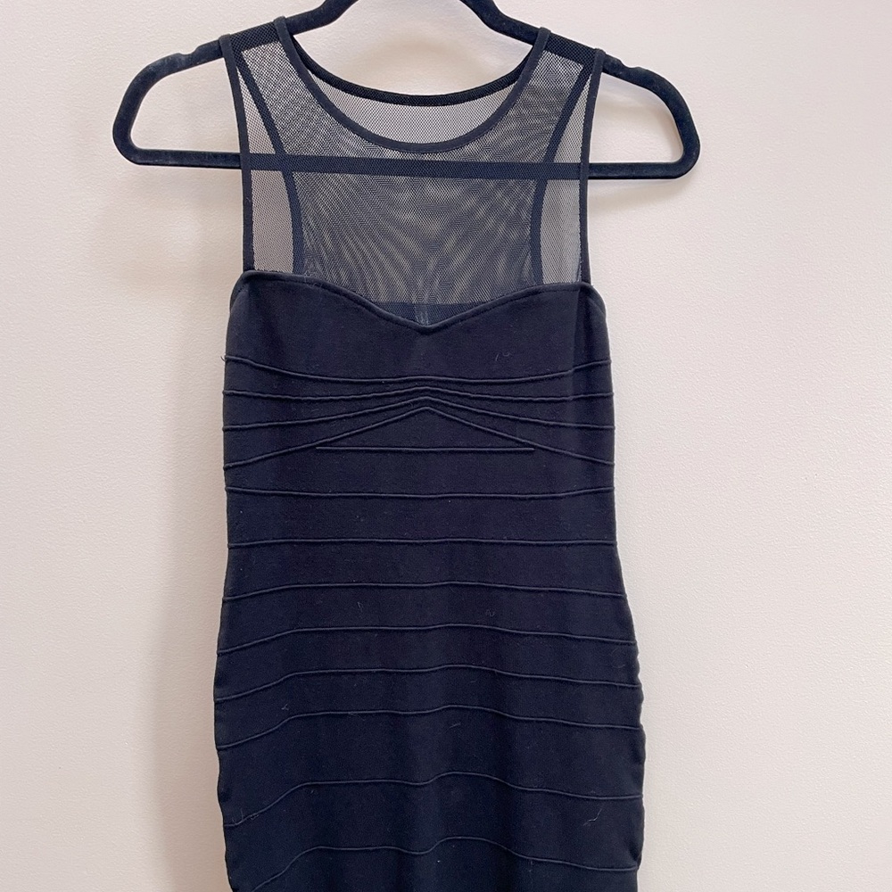 Little black Guess bodycon dress